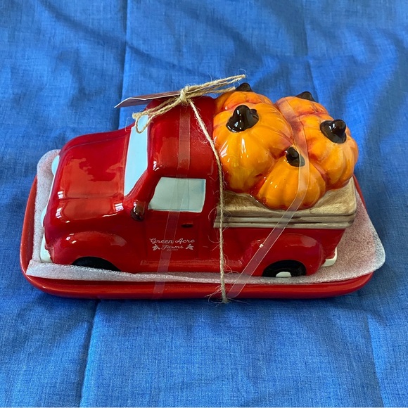 NWT Red Truck Butter Dish with Pumpkin Accents - Picture 1 of 4
